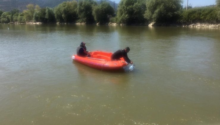 Sakarya Nehri’nde kaybolan genç ikinci günde de bulunamadı