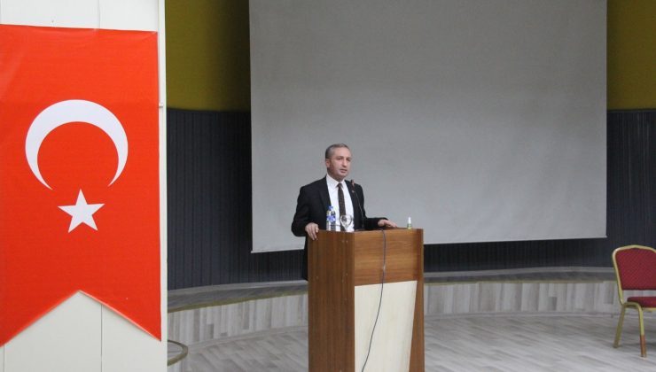 Ağrı’da “Eğitimde Yeni Paradigmalar” konferansı düzenlendi