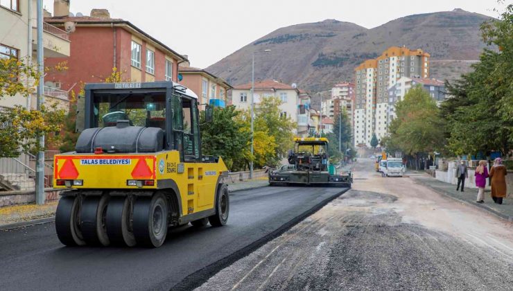 Talas Rüzgarlı caddesinde komple bakım yapılıyor