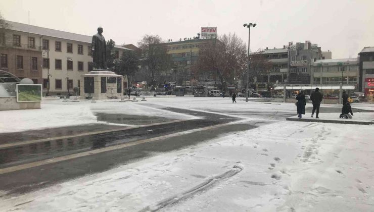 Malatya’da kar yağışı etkili oluyor